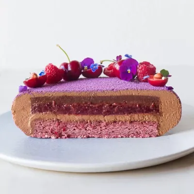 Рецепт Муссовый торт “Вишня-малина-шоколад”. Способ приготовления,  ингредиенты, подборка нужных товаров