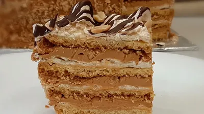 Идеальное сочетание воздушного и шоколадного: торт сникерс