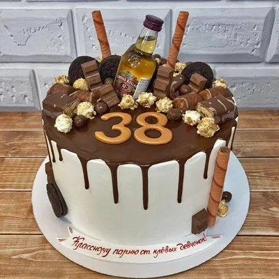 Торт с изображением героя для мужчин на день рождения