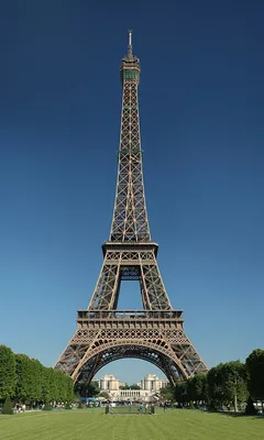 Eiffel Tower - Wikipedia