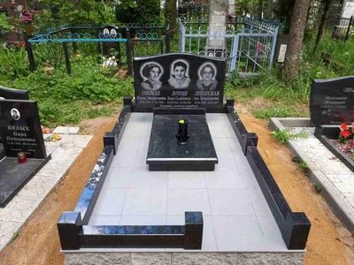 Тройные памятники на кладбище фото фотографии