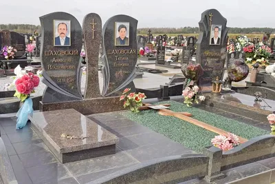 Тройные памятники из гранита в Минске под заказ от производителя