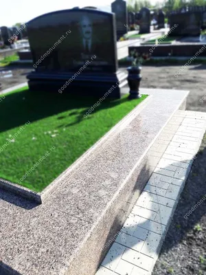 Укладка тротуарной плитки на кладбище в Москве — цена облицовки за м2, фото