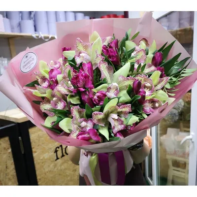 Букет из 11 розовых и белых орхидей Цимбидиум (01198) купить с доставкой в  Архангельске