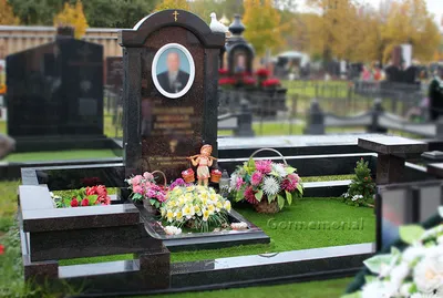 Какие цветы можно возлагать на могилу