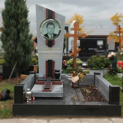 Памятники из белого мрамора на могилу