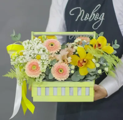 Цветы в корзине Особенный случай заказать в Уфе - цветочный магазин Флоранж