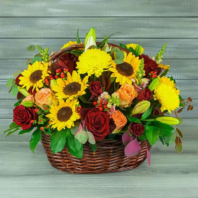 Цветы в корзине купить в Минске – букет в корзине 💐 От 77 рублей