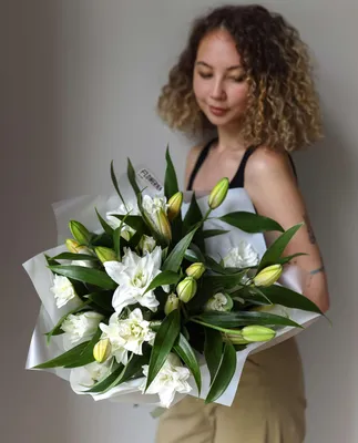 Купить букет из белых лилий и роз в Нижнем Новгороде с доставкой недорого