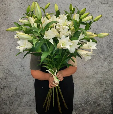 Букет из 19 белых лилий (Z2066) | Give Flowers