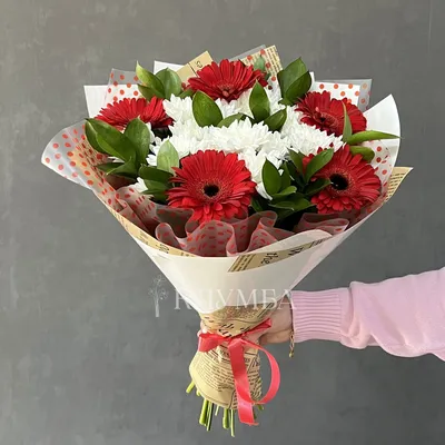 Букет из 25 гербер, Купить цветы - гербера с доставкой по Днепру от ➜  Royal-Flowers