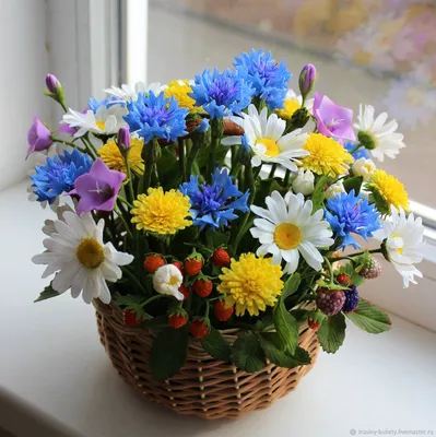 Цветы в коробке K-34 купить по цене 5130.00 руб. с доставкой по Туле –  интернет-магазин «Расцветочка»