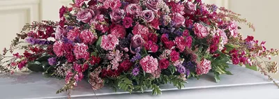 Откуда пошла традиция приносить на похороны четное количество цветов