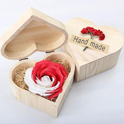 Цветы в деревянной коробке 3D Модель $20 - .max - Free3D