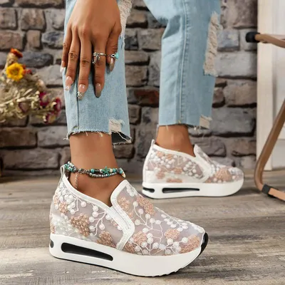 Качественные женские туфли весна лето осень кожаные на шнурках на низкой  подошве бежевые р.36-41 (ID#1385653967), цена: 2107 ₴, купить на Prom.ua