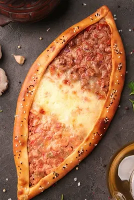 Турецкая пицца \"Пиде\" с сыром, …» — создано в Шедевруме