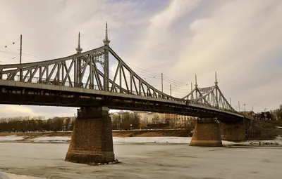 Фото Церковь Россия Torzhok, Tver region тумане зимние Снег Дома