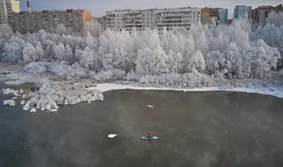 Город Уфа в стеле киберпанк зимой» — создано в Шедевруме