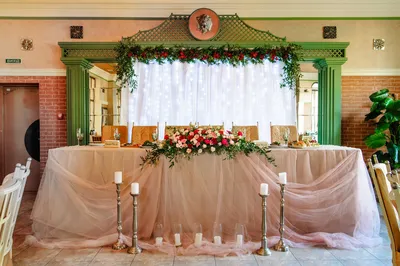 Украшение свадебного стола цветами - Оформление стола молодоженов цветами |  Студия декора Анастасии Даниловой