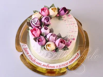 Картинка торта с малиновыми розами и ванильным кремом