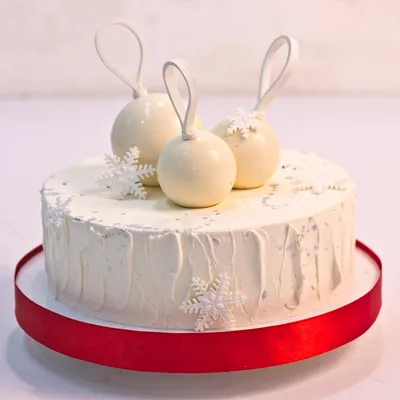 Фото фантастических тортов на новый год: вдохновение для сладкоежек