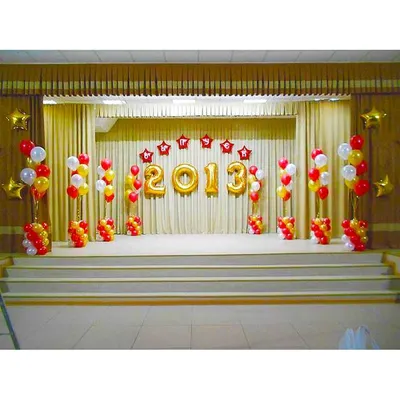 Праздничное украшение зала шарами на выпускной - Планета шаров