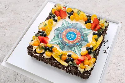 Украсить торт фруктами: изображение в формате webp