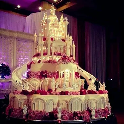 Насладитесь взглядом на свадебные торты, созданные с любовью