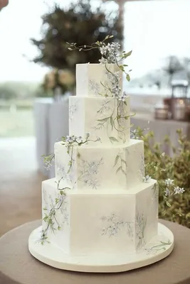 Изысканные свадебные торты для влюбленных