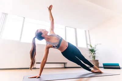 Женская йога: 8 простых и очень полезных упражнений | MARIECLAIRE
