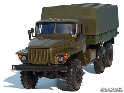 модель грузовика Урал 4320 Топливозаправщик из бронзы в масштабе 1:72 купить