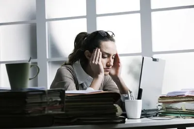 Четверть работающих ставропольцев чувствуют хроническую усталость почти  каждый день :: 1777.Ru