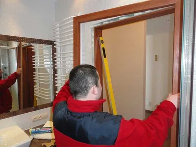 Как ремонтировать деревянные двери в квартире или доме