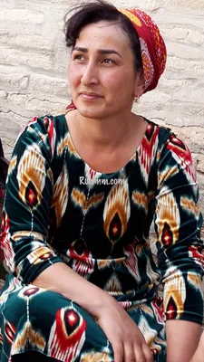 Узбекские женщины в традиционных нарядах
