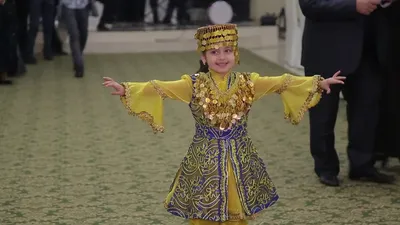 Фото Узбекский танец в формате WebP для скачивания