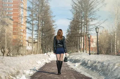 Кожаная юбка на зиму для разных типов фигуры: что в моде, с чем носить, фото