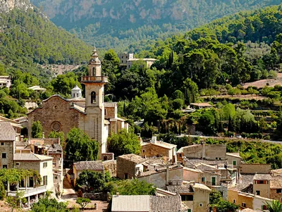 Вальдемосса (Valldemossa) и ее достопримечательности.