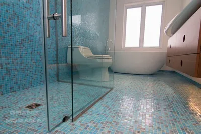 Дизайн ванны с мозаикой, Санузел из мозаики, фото работ