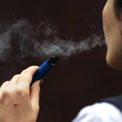 Juul Documentary 'Big Vape' Documents the Rise and Fall of One of the  Fastest Growing Companies in History - Netflix Tudum