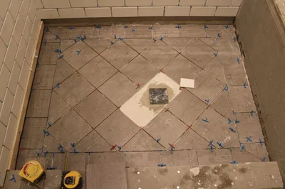 Варианты раскладки плитки в ванной - примеры укладки плитки (39 фото)