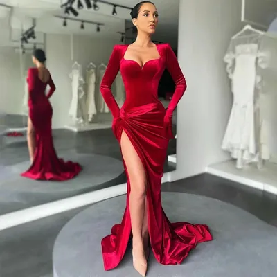 Красное вечернее платье с открытыми плечами и асимметричной юбкой со  шлейфом арт.36947 - купить в Казани