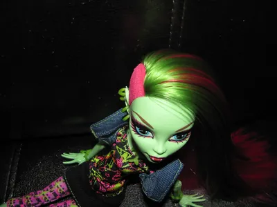 Monster High Venus Mcflytrap (My hands) | Bratzylimz | Flickr