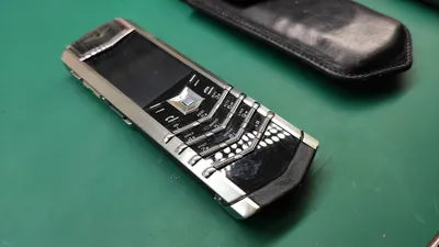 Vertu Signature Clous de Paris полированная сталь - Купить телефон Vertu  оригинал сегодня в бутике Верту СПб!