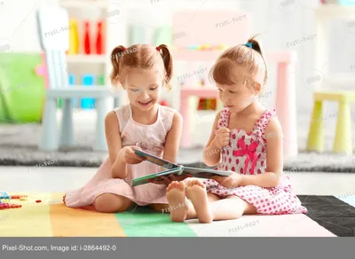 Раскраска с наклейками «Лол. Веселые девчонки», формат А4, 16 стр. |  Интернет-магазин Континент игрушек