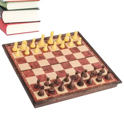 Красивые в шахматы с различными деятелями культуры весело стратегии  Стоковое Фото - изображение насчитывающей украшение, взорвать: 198719364