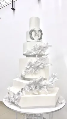 Белоснежный торт «Сердца» – сладкая сказка для влюбленных