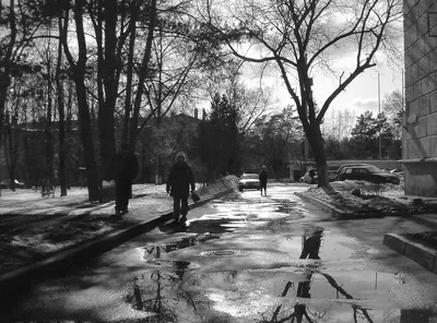 Весна в городе. редакционное фотография. изображение насчитывающей весна -  28239272