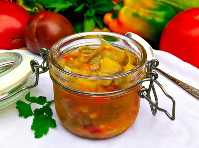Салат из кабачков помидоров перца и лука на зиму рецепт фото пошагово и  видео - 1000.menu