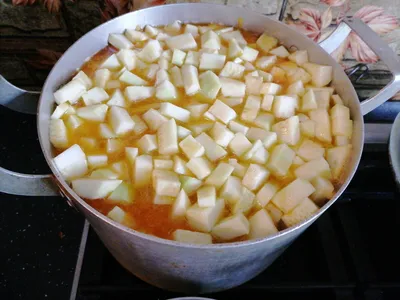 С яблоками и перцем: рецепт консервированных кабачков - МЕТА