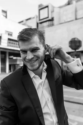 Владимир Любимцев на профессиональных фотографиях